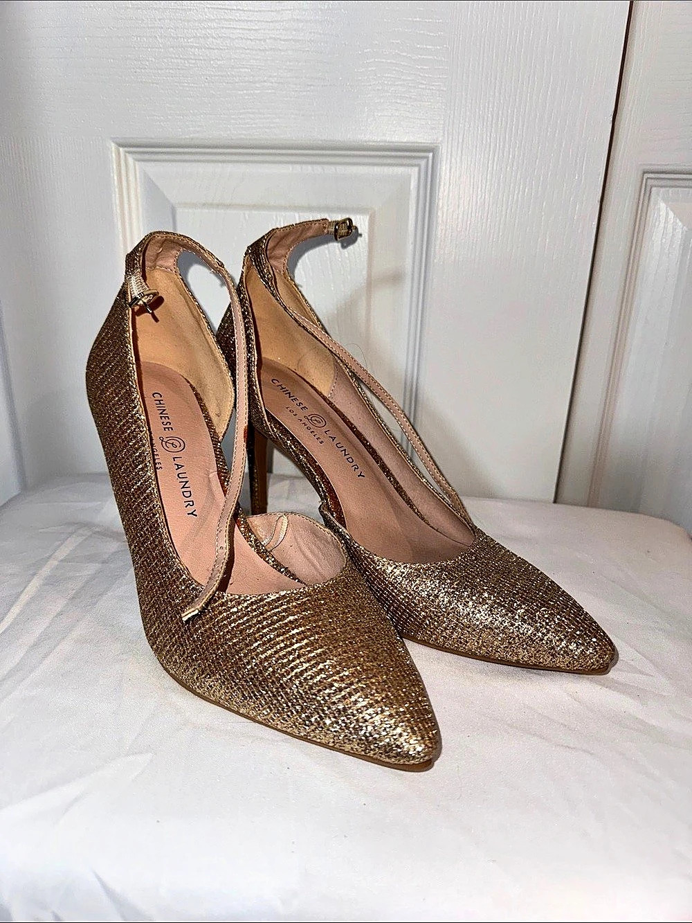 Chinese Laundry Gold Pointed-Toe Slingback Heels Like New